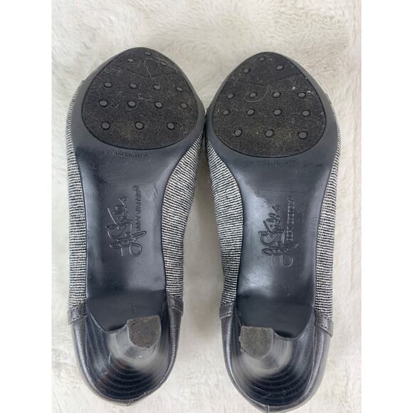 Womens Life Stride Black & Gray Heeled Pumps Buckle Detail Size 8M - Picture 9 of 9